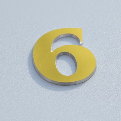 číslo na dveře – zlaté 6, výška 50mm